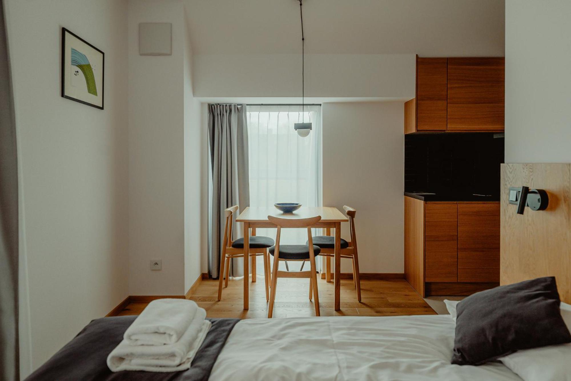 Aparthotel Lipowy Dwor 4*