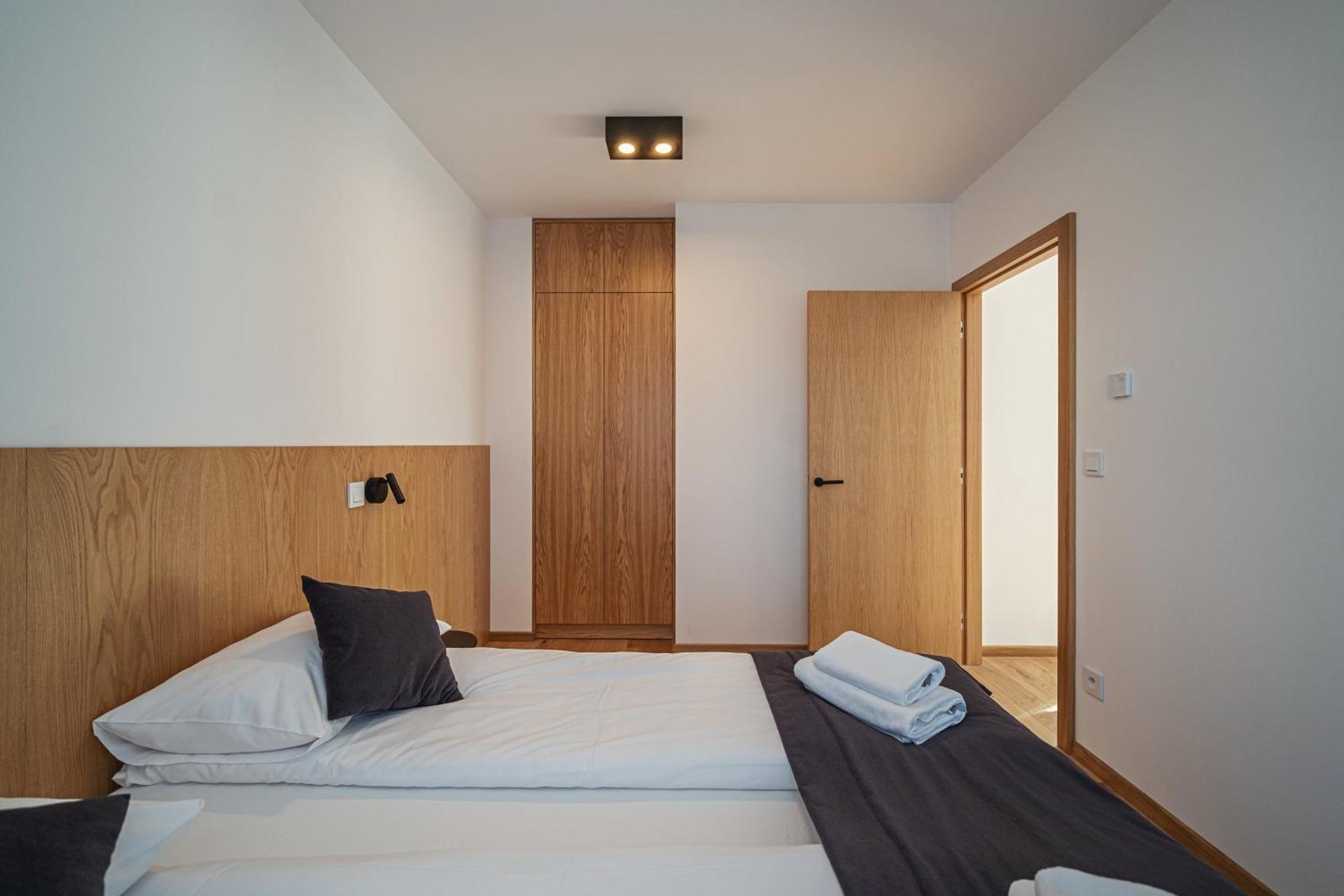 Aparthotel Lipowy Dwor 4*